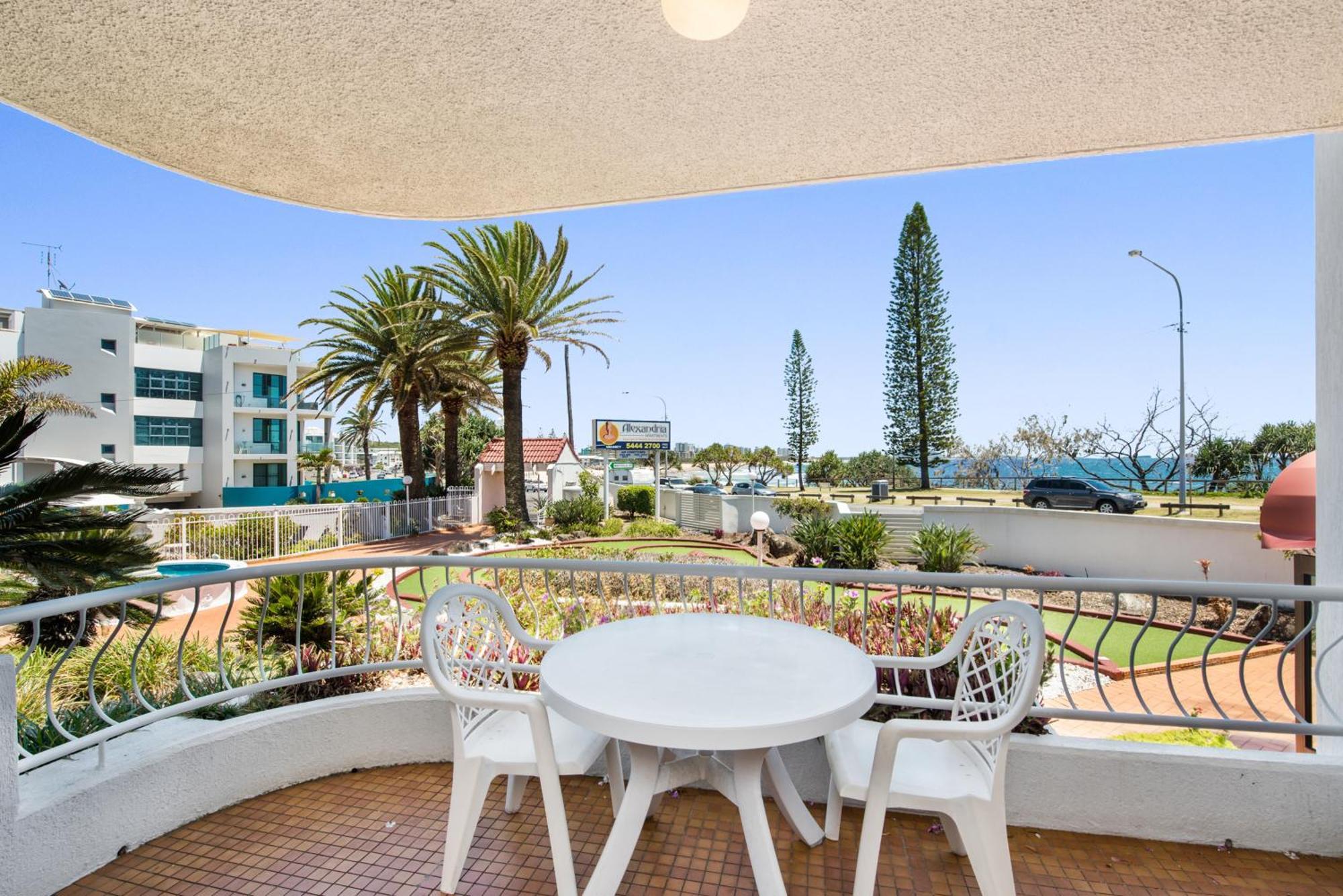 Alexandria Apartments Alexandra Headland Extérieur photo